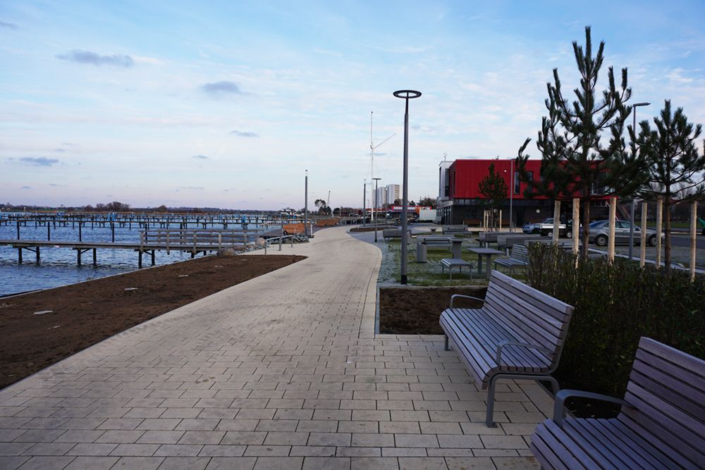 Bänke Yachthafenpromenade Burgtiefe Fehmarn 