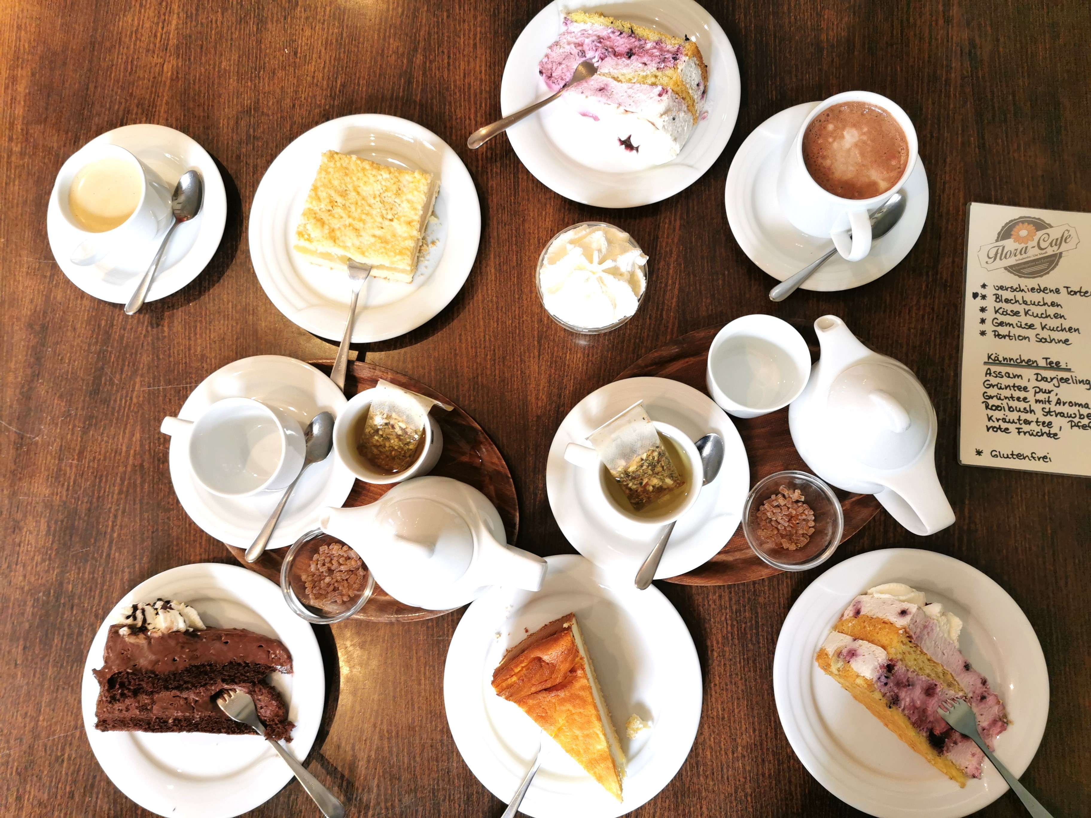 Kaffee und Kuchen im Flora Café in Altjellingsdorf auf Fehmarn