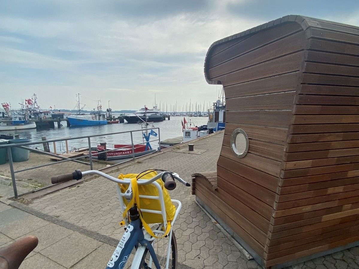 XXL-Feldsofa im Hafen Burgstaaken