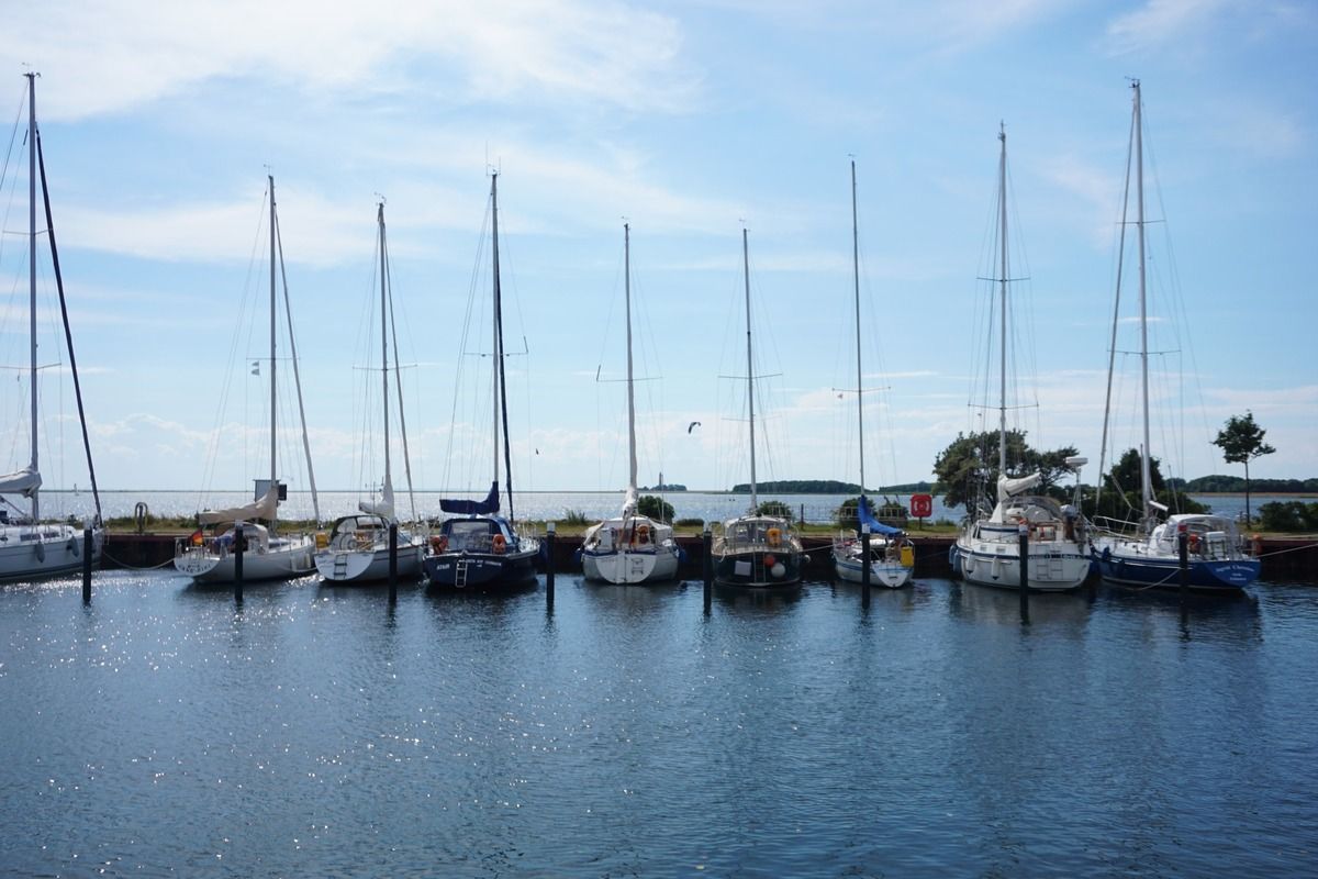 Der Hafen Orth auf Fehmarn