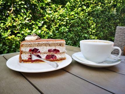 Torte & Kaffee im Hofcafé Klausdorf auf Fehmarn