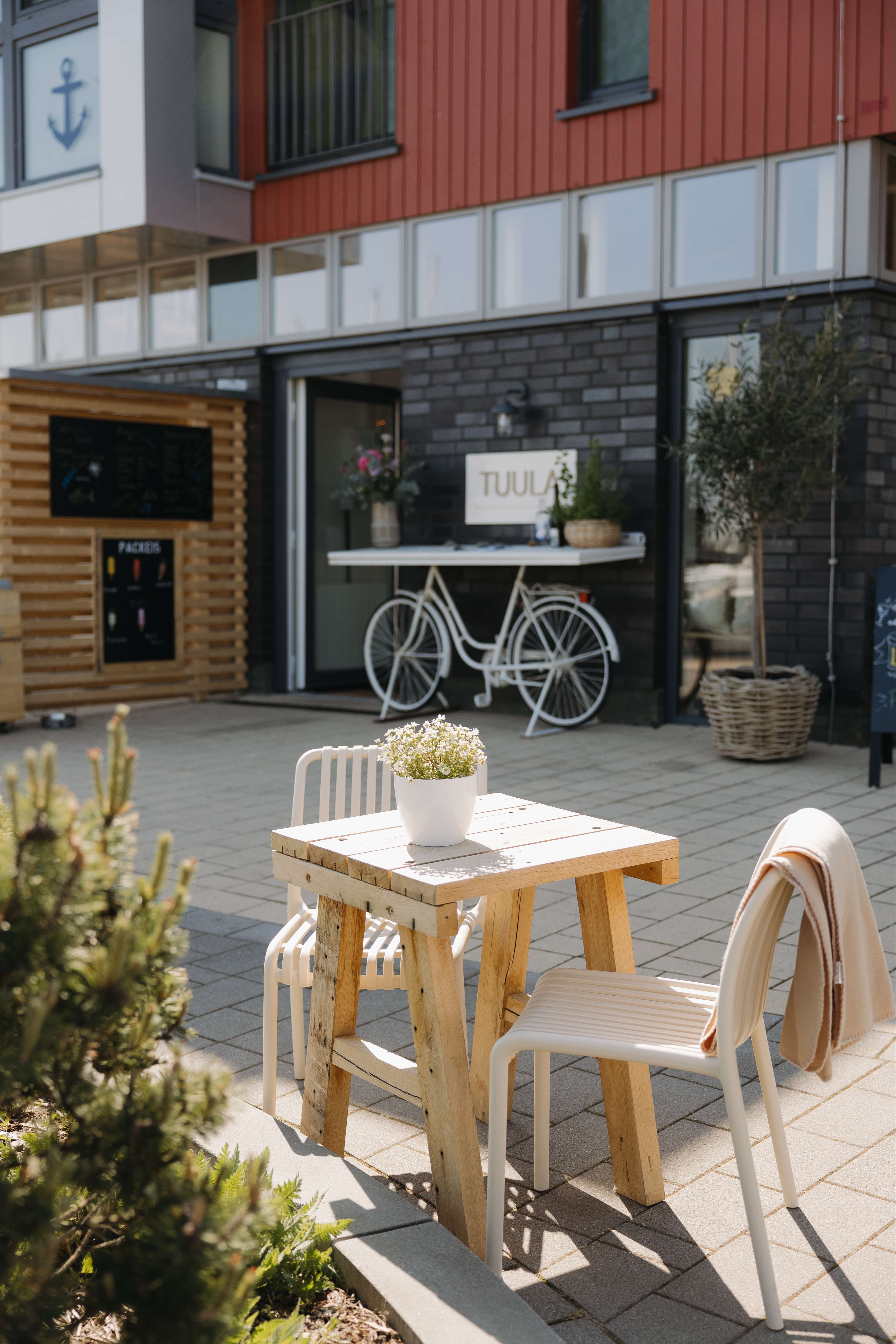 Außenbereich Café TUULA in Burgtiefe auf Fehmarn