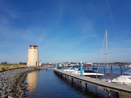 Aussichtsturm am Yachthafen Burgtiefe