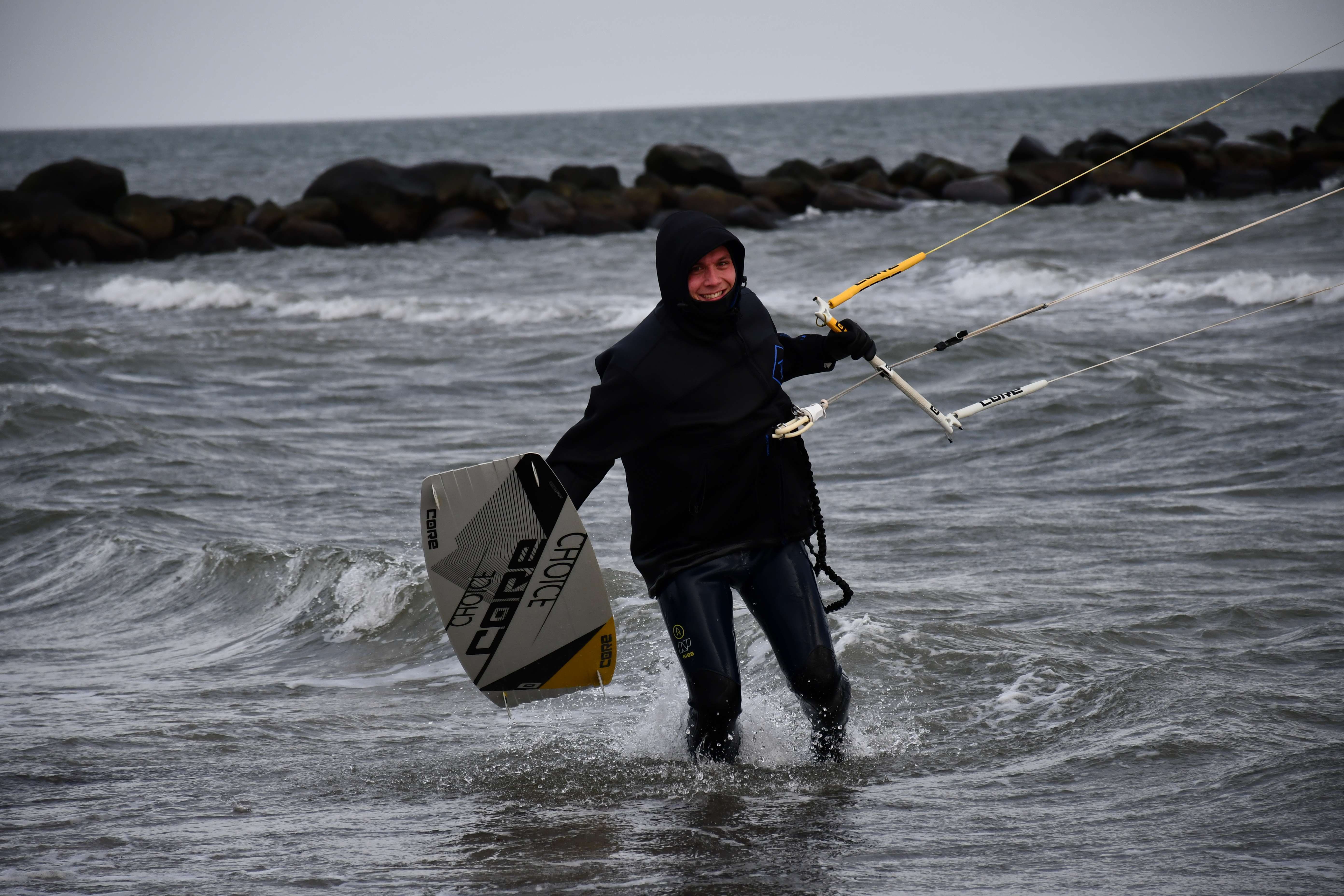 Kitesurfer im Winter am Südstrand