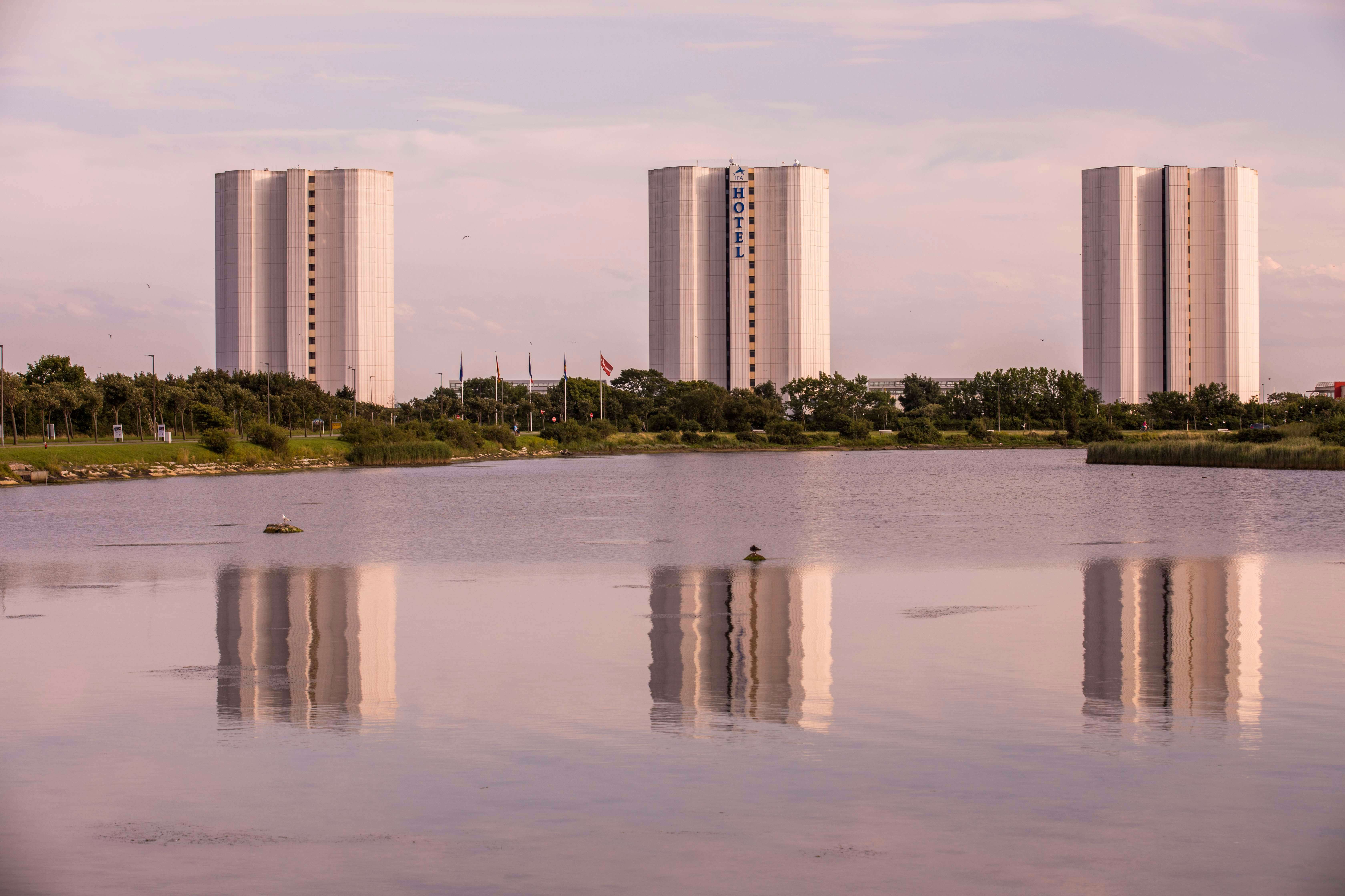 Das heutige IFA-Hotel nach dem Design von Arne Jacobsen