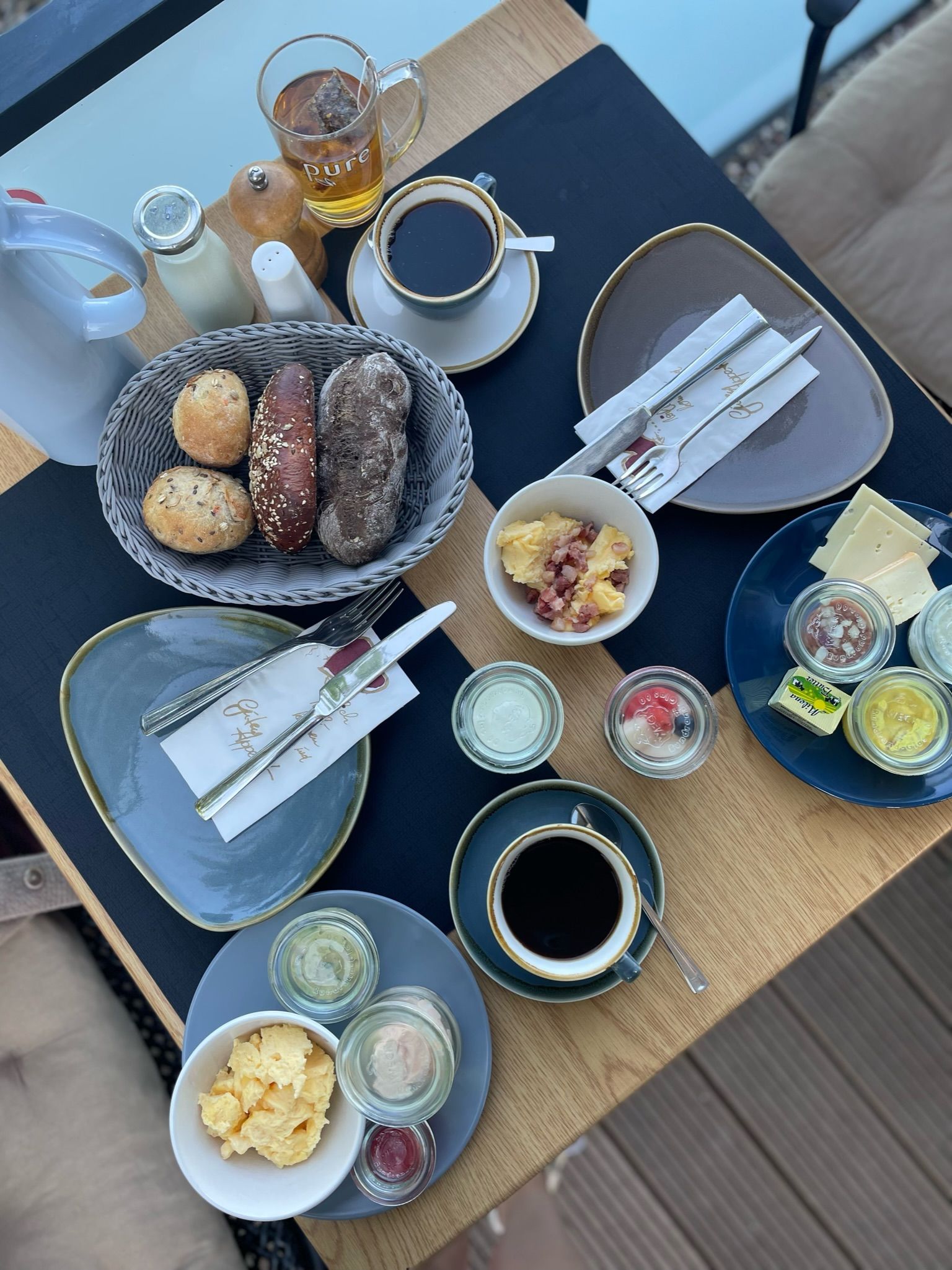 Frühstück im Achtern Diek in Gold auf Fehmarn 