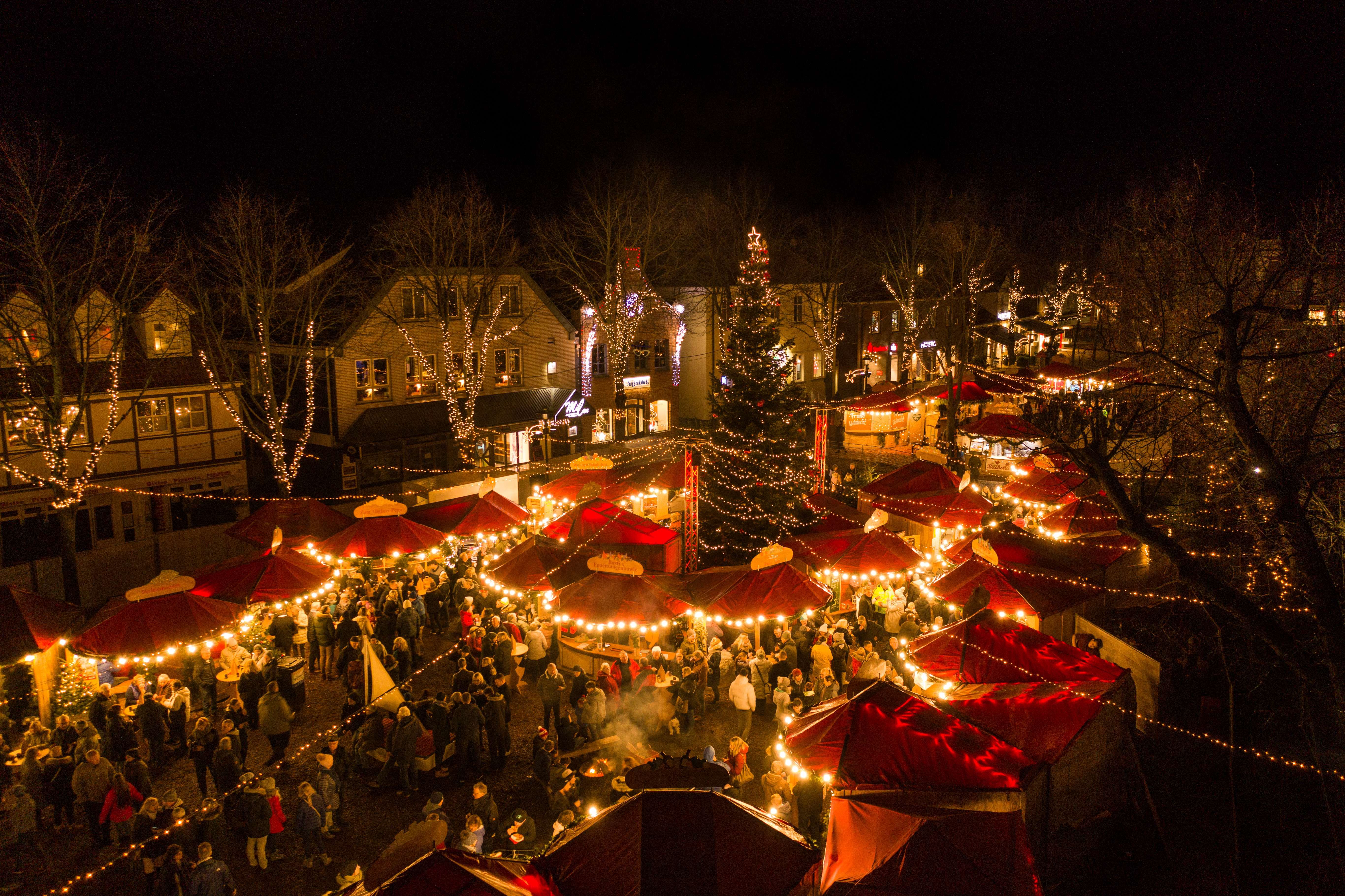 Weihnachtsmarkt auf dem Burger Marktplatz